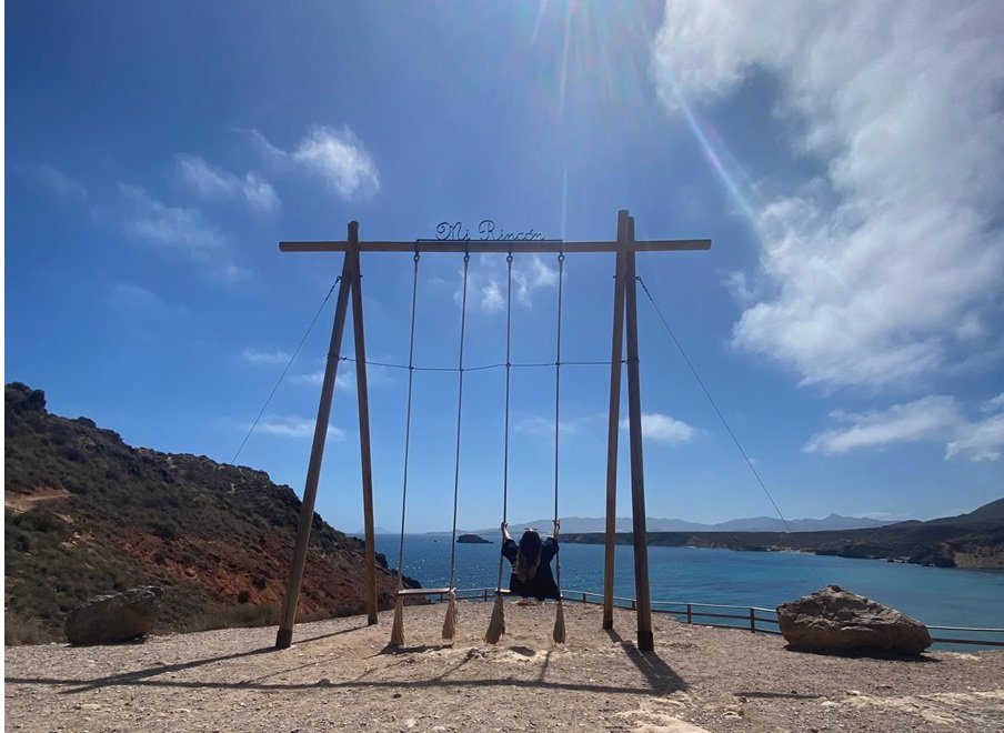 contacto, paula sivianes, naturaleza terapéutica, paisajes sanadores, entorno natural, aire libre, espacios verdes, conexión tierra, ambiente tranquilo, serenidad natural, calma exterior, paz interior, terapia naturaleza, bosque terapéutico, árboles sanadores, campo abierto, cielo despejado, luz natural, colores naturaleza, verde esperanza, azul serenidad, tierra firme, raíces profundas, crecimiento natural, ciclos vida, estaciones cambio, renovación constante, belleza simple, armonía natural, equilibrio ecosistema, respiro naturaleza, desconexión digital, momento presente, mindfulness natural, contemplación paisaje, bienestar ambiental, salud natural, vitamina naturaleza, energía vital, recarga emocional, refugio natural, santuario verde, fotografía paisaje, imagen natural, captura momento, instante eterno, belleza capturada, escena tranquila, vista relajante, horizonte amplio, perspectiva abierta, encuadre perfecto, composición armónica, luz dorada, sombra suave, contraste natural, textura orgánica, detalle precioso, primer plano, fondo difuminado, profundidad campo, naturaleza fotografiada